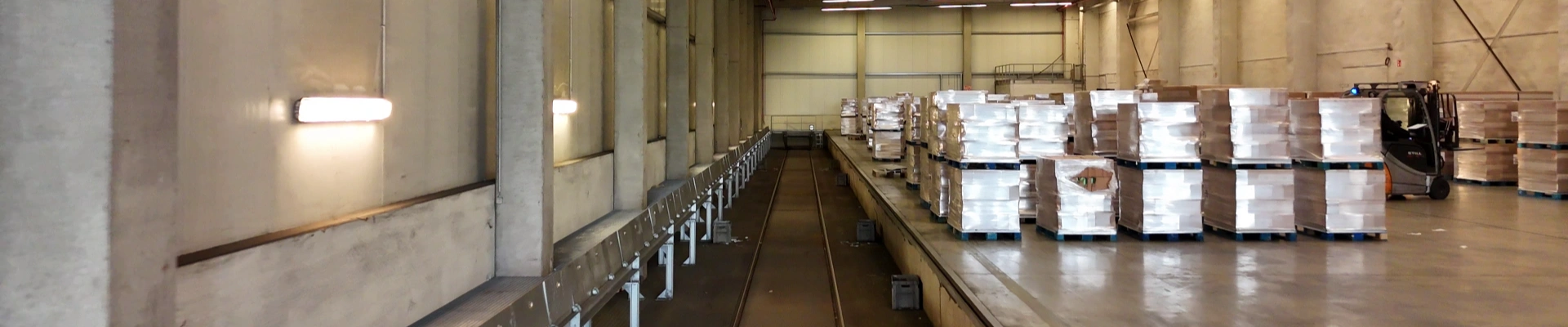 Railport Gefahrstofflogistik Lagerlösungen von Hammesfahr Logistik in Monheim am Rhein nahe Köln und Düsseldorf
